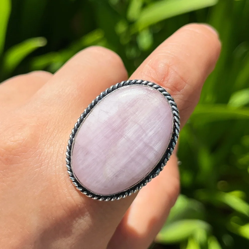 Size 8.5 925‎ silver plated Flashy Kunzite Ring